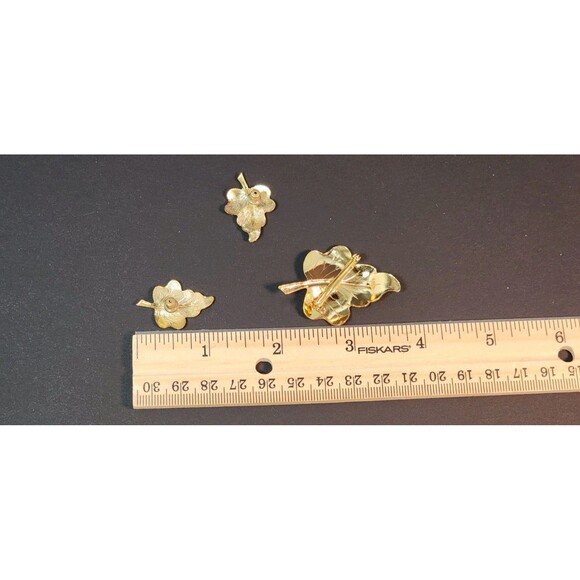 Vintage Tacoa Leaf Earrings And Brooch Set Gold Tone In Original Box Beautiful - Picture 6 of 13